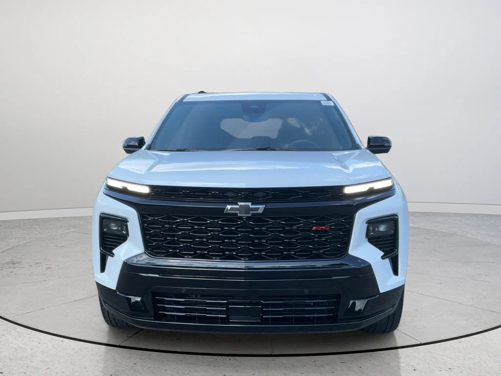 New 2026 Polar White Tricoat Chevrolet RS image 2