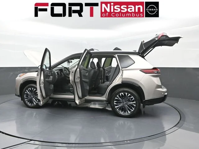 New 2026 Champagne Silver Metallic / Super Black Two-tone Nissan Platinum image 4