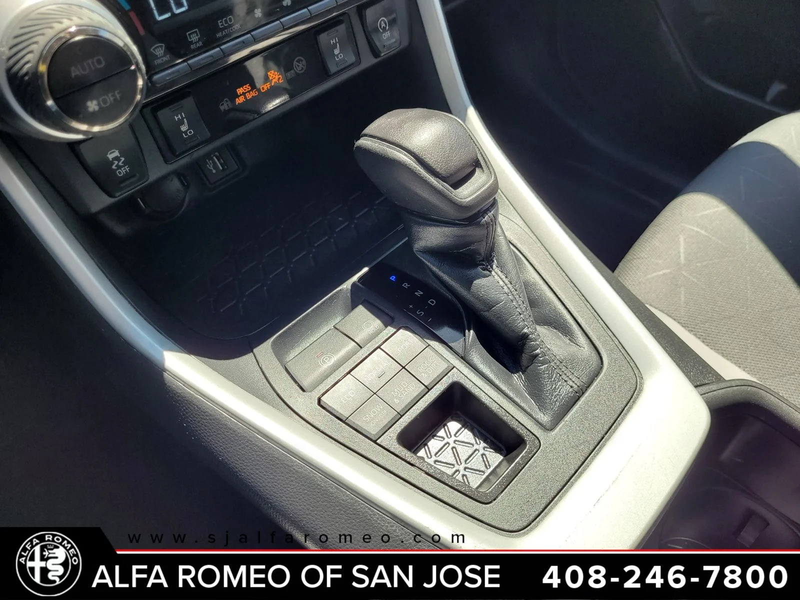 Used 2023  Toyota XLE image 12