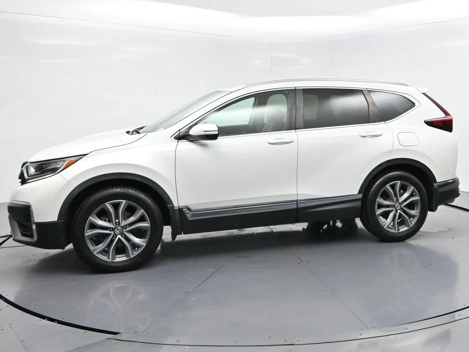 Used 2020 Platinum White Pearl Honda Touring image 4
