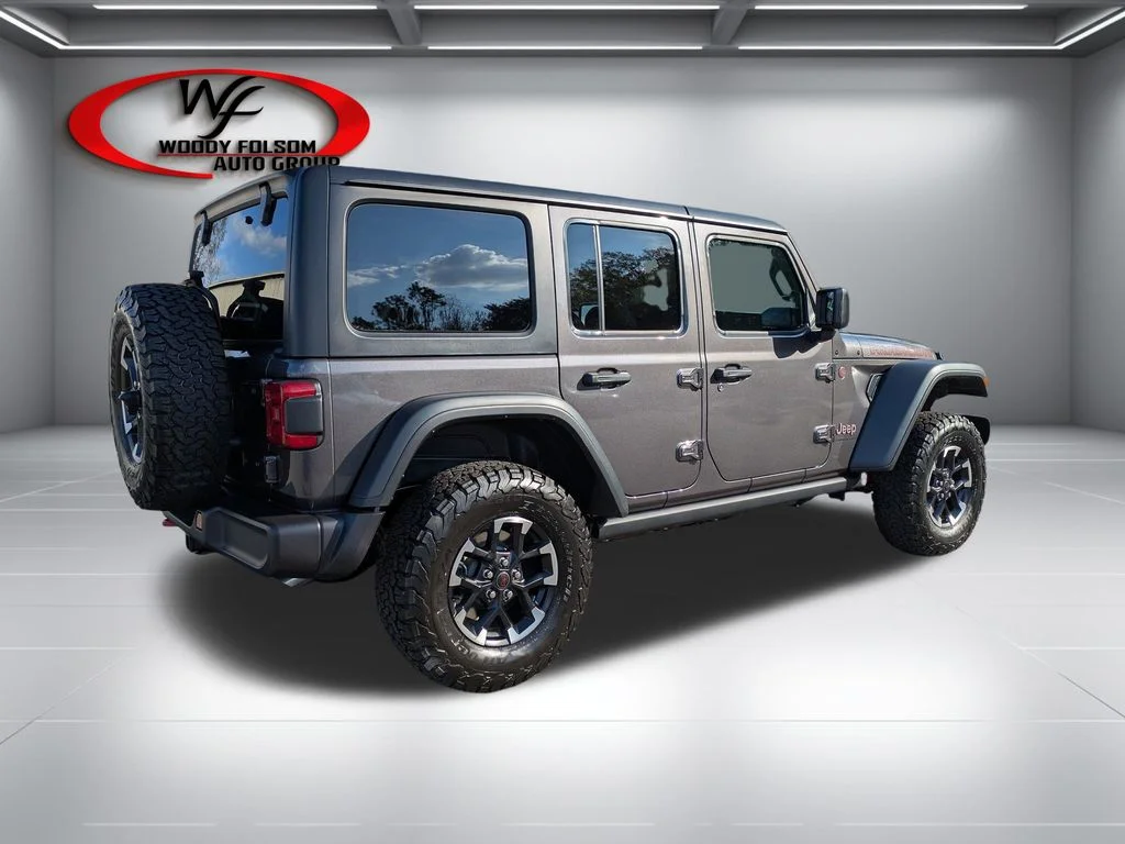 New 2026 Granite Crystal Metallic Clear-Coat Exterior Paint Jeep Rubicon image 4