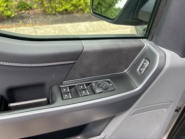Used 2025 Silver Ford XLT image 16
