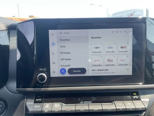 2025 Toyota Camry LE - Photo 22