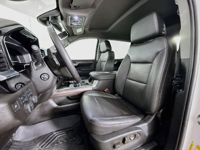 Used 2022 IRIDESCENT PEARL TRICOAT Chevrolet LTZ image 24