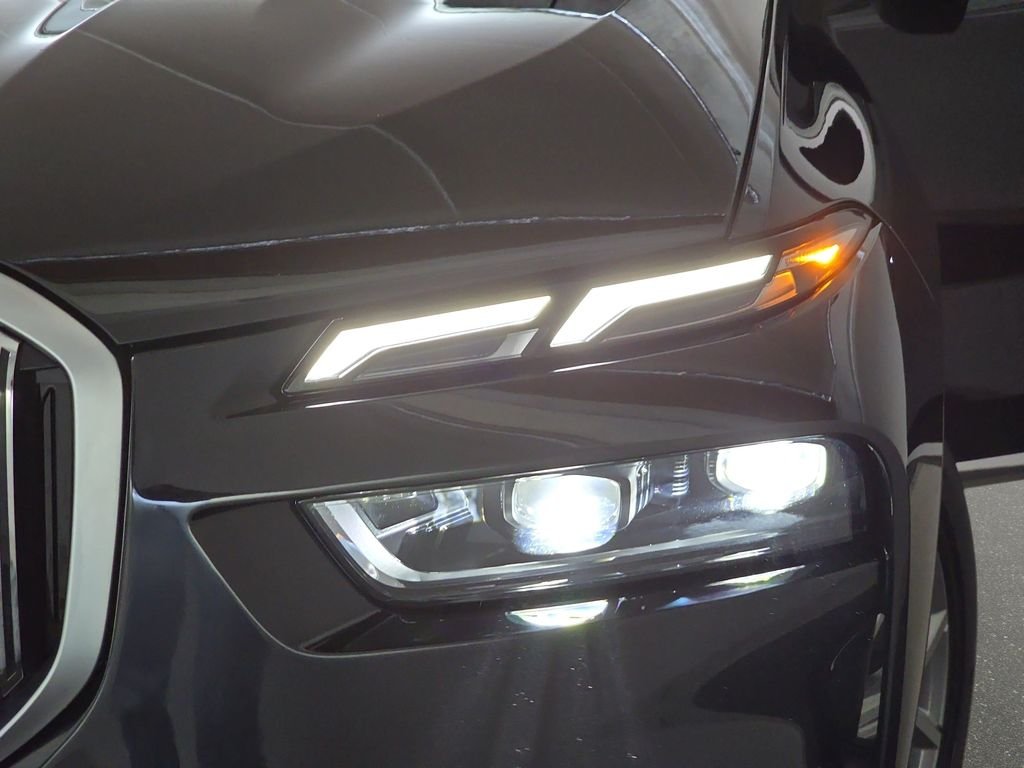 Used 2023 Black BMW xDrive40i image 33