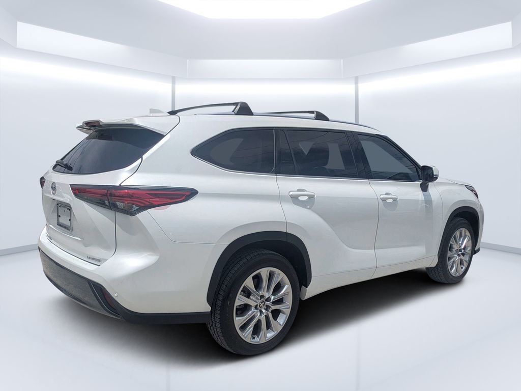 Used 2022 Beige Toyota Limited image 3