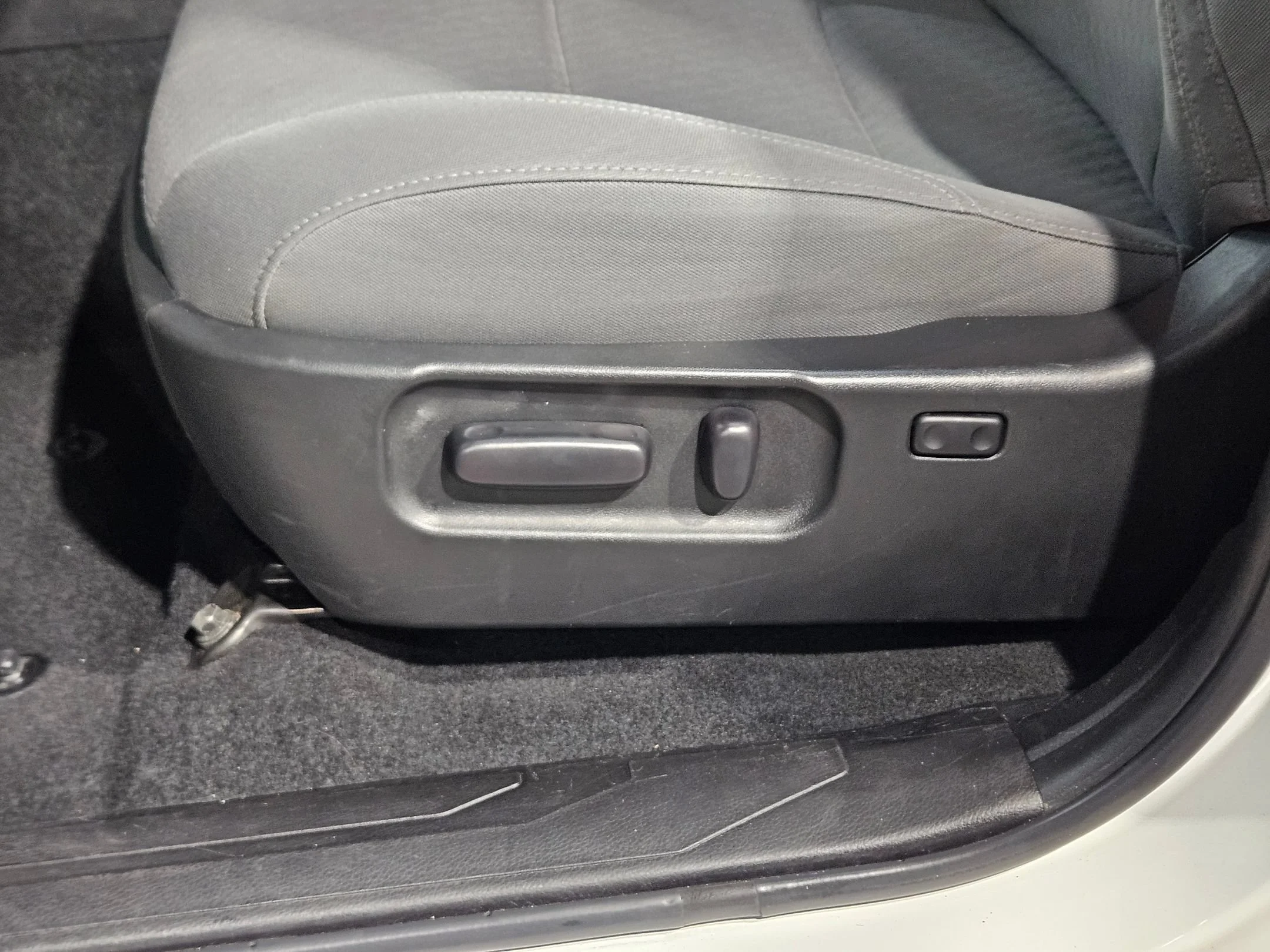 Used 2023 Ice Cap Toyota SR5 image 21