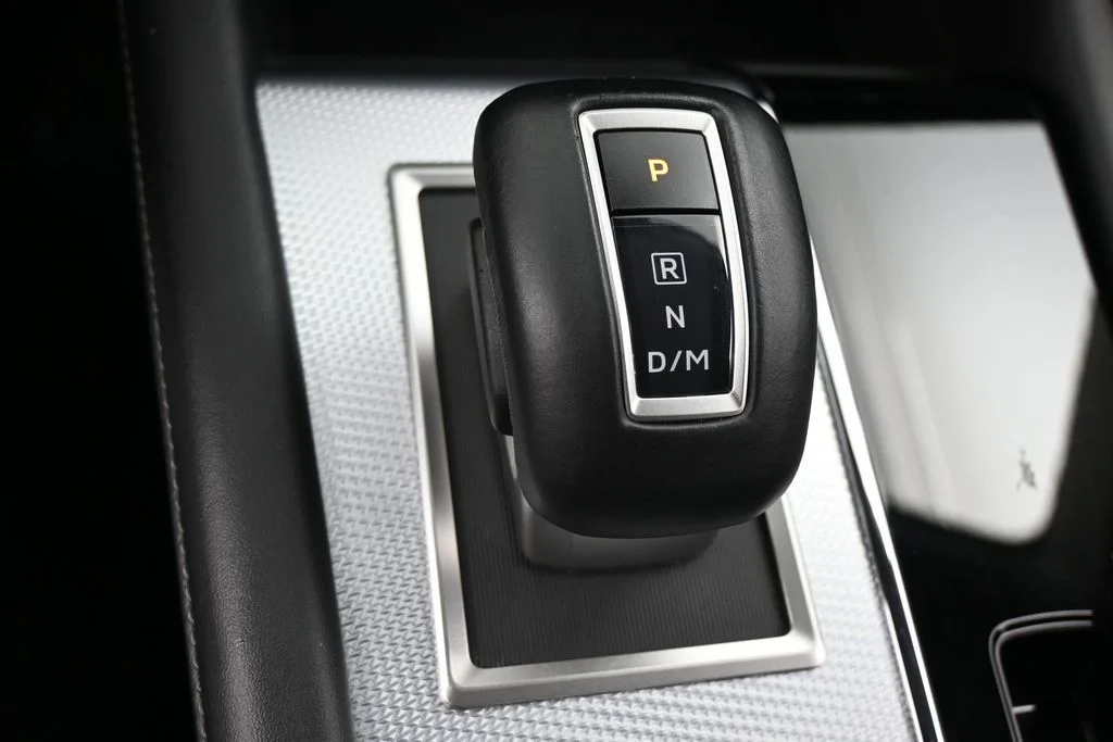 Used 2024 White Mitsubishi SEL image 22