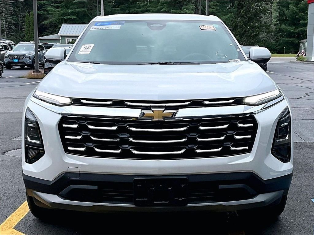 Used 2025 White Chevrolet LT image 2