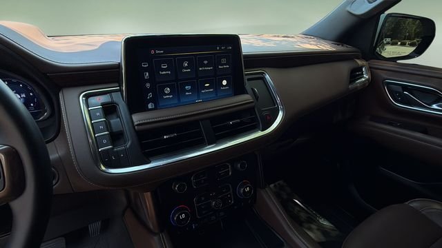 Used 2024 Beige Chevrolet High Country image 25