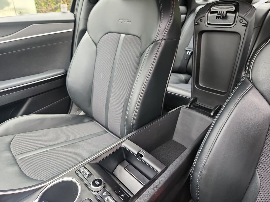 Used 2024 Black Kia GT-Line image 30