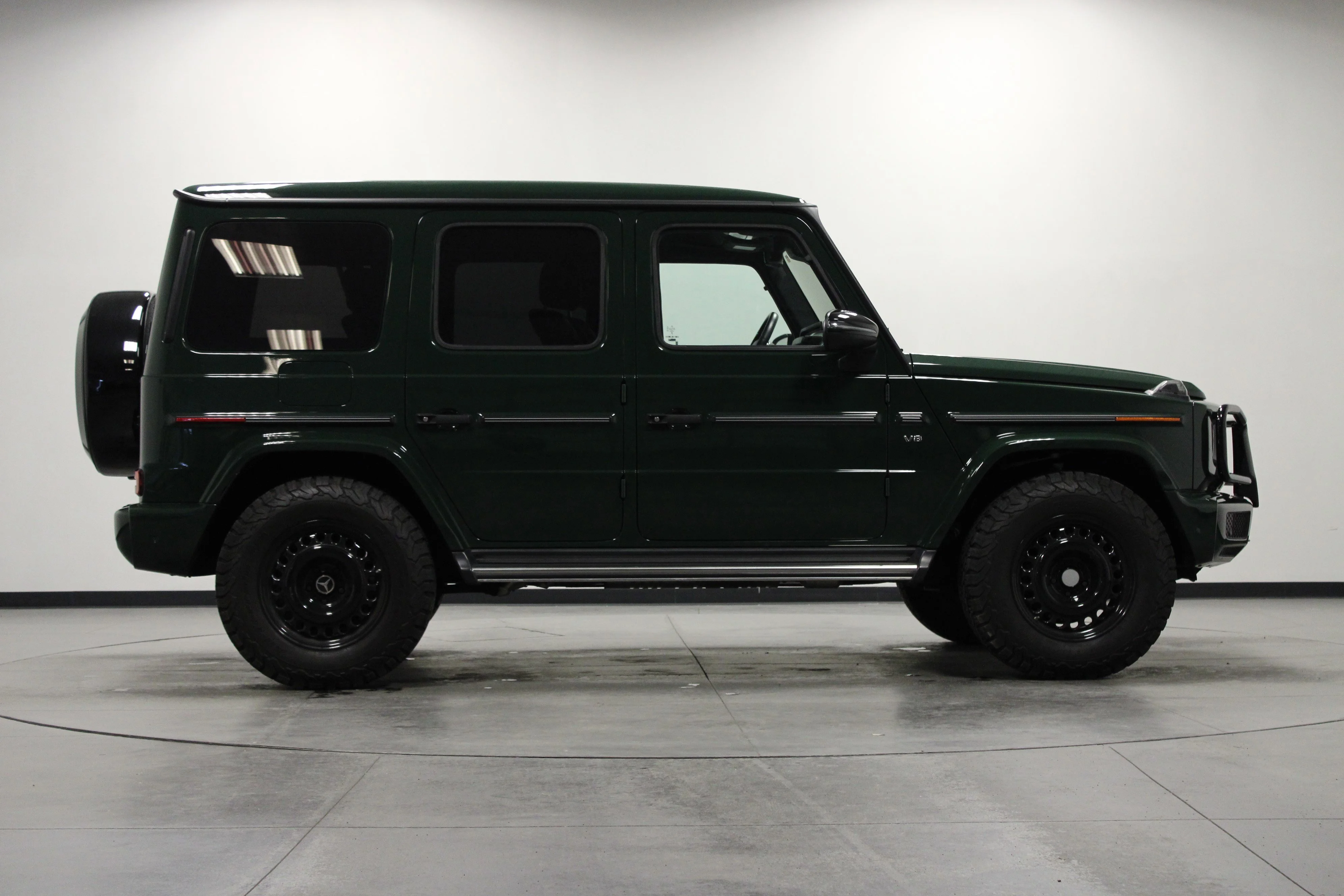 Used 2023 MANUFAKTUR Deep Green Mercedes-Benz G 550 image 3