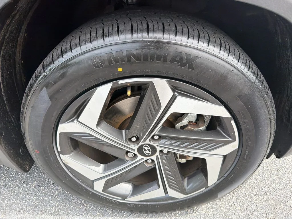 Used 2023 Gray Hyundai SEL image 12