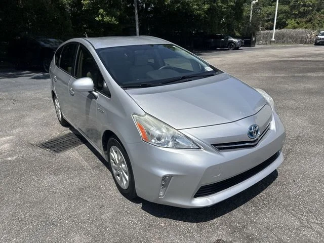 Used 2014 Silver Toyota Three image 3