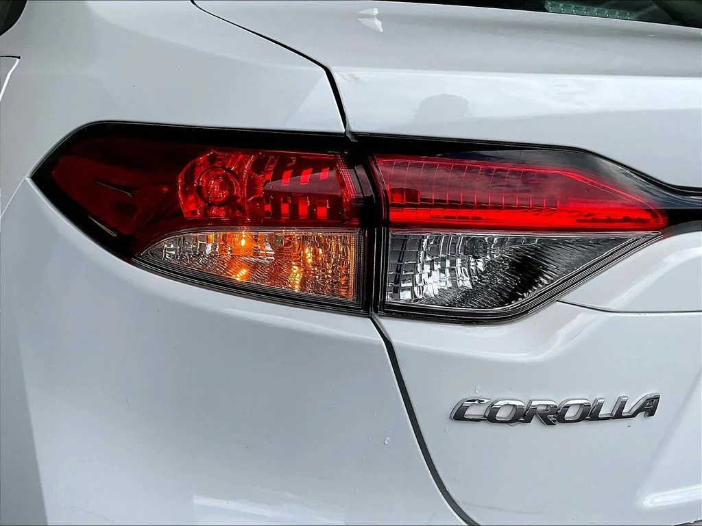 Used 2024 Ice Toyota LE image 25