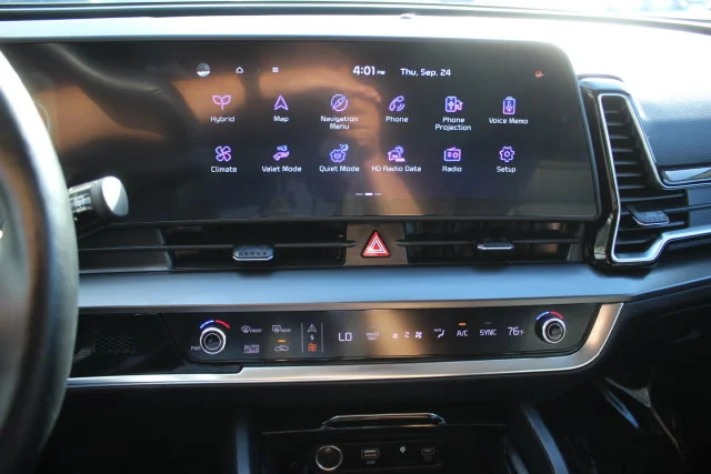 Used 2023 Black Kia EX image 4