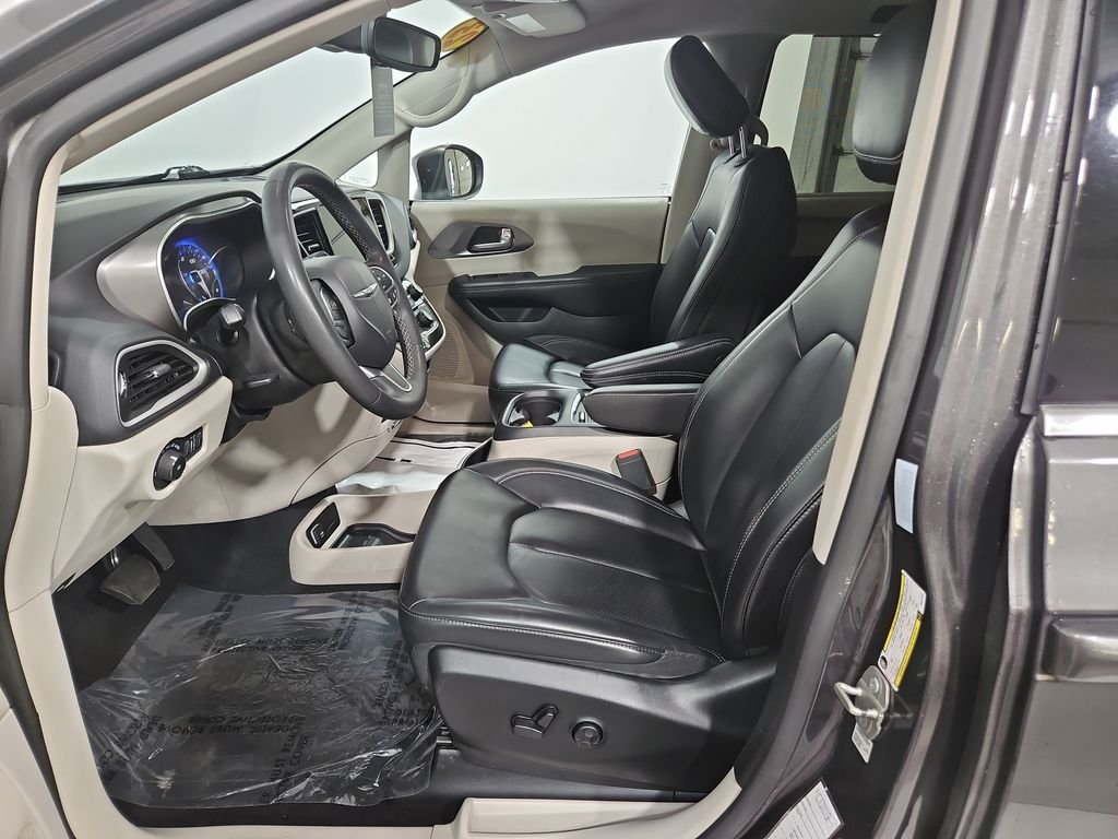 Used 2023 Gray Chrysler Touring L image 10