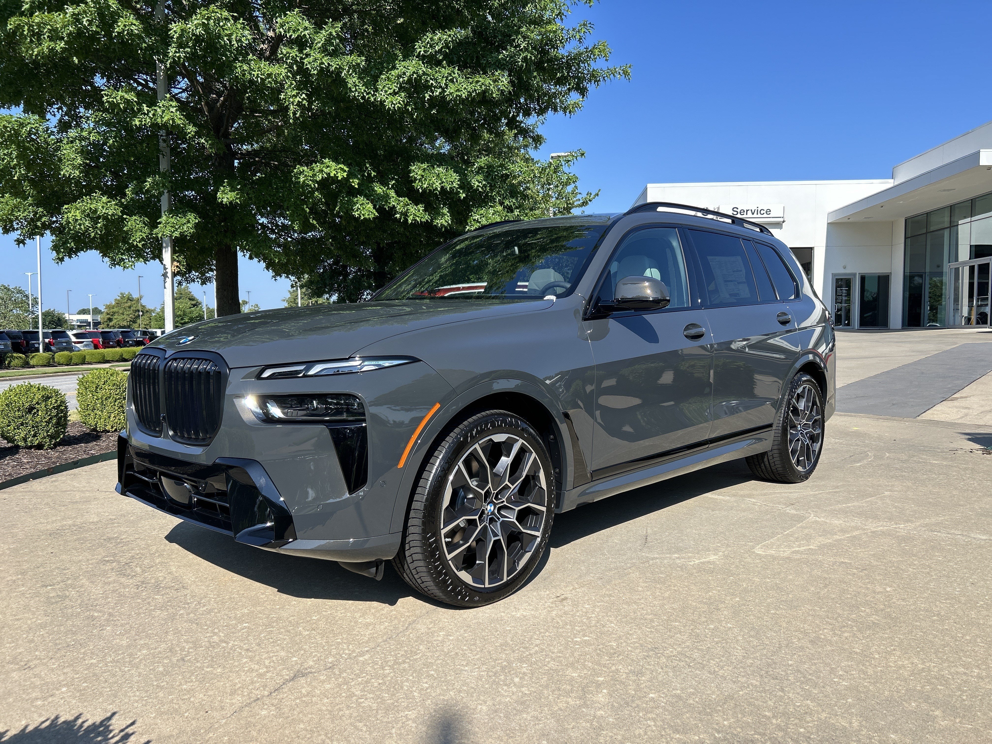 2027 BMW X7