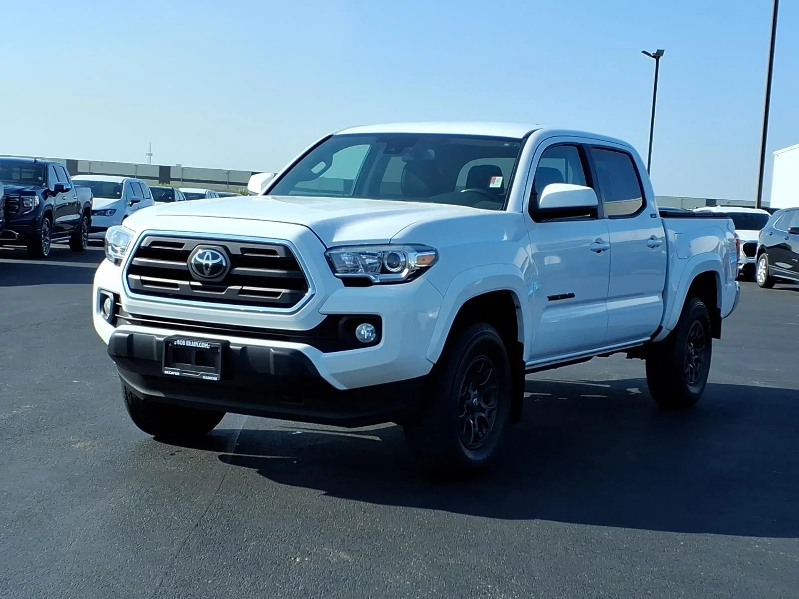 Used 2018 White Toyota  image 14