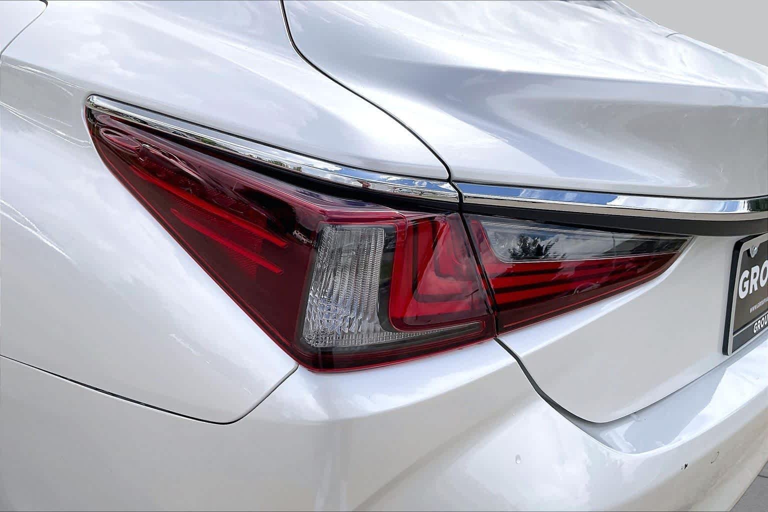 Used 2024 Eminent White Pearl Lexus  image 26