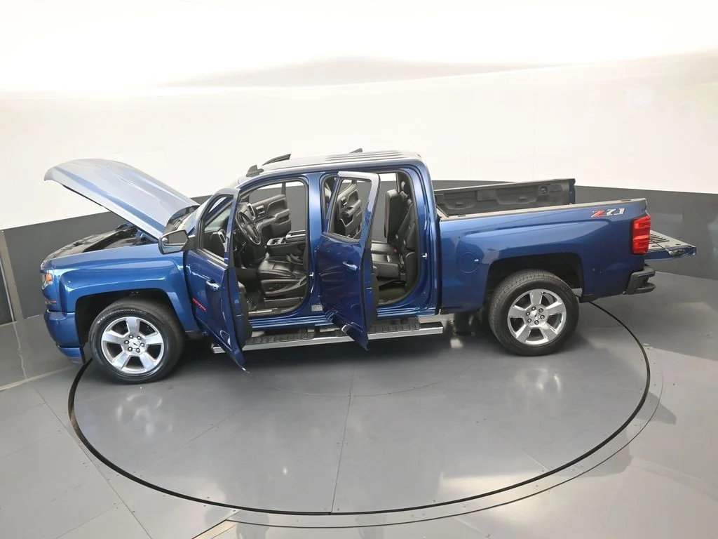 Used 2016 Deep Ocean Blue Metallic Chevrolet LT image 51