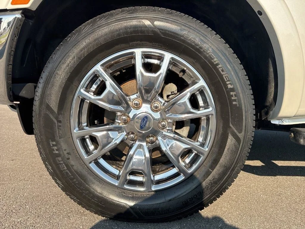 Used 2019 White Ford Lariat image 14
