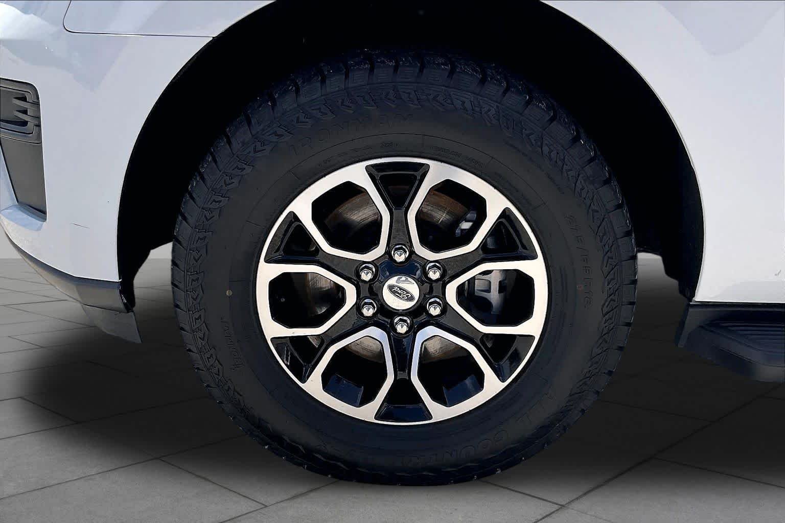 Used 2024 Oxford White Ford XLT image 10