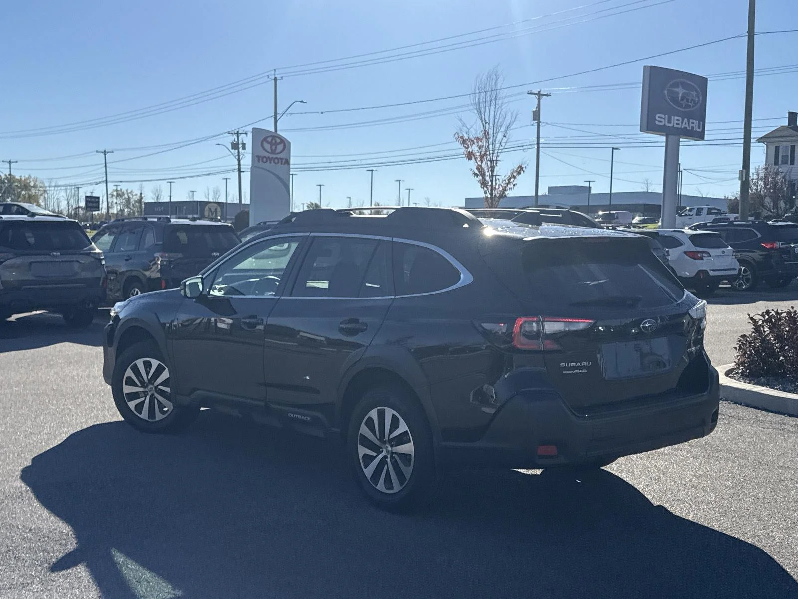 Used 2025 Crystal Black Silica Subaru Premium image 5