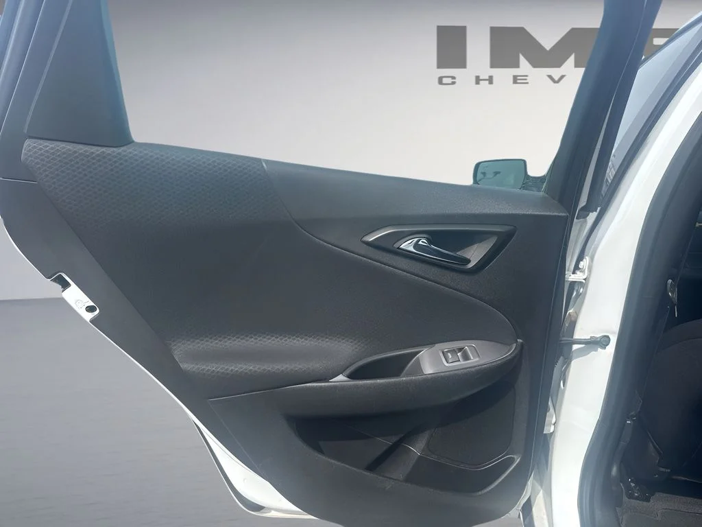 Used 2024 White Chevrolet LT image 28