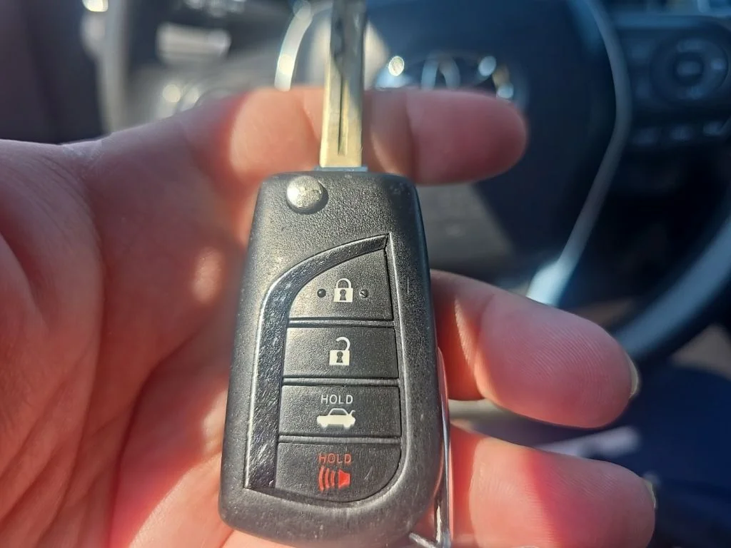 Used 2018 Blue Toyota LE image 19