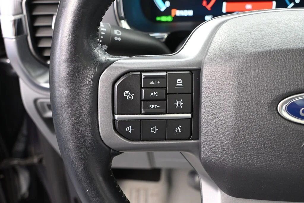 Used 2021 Blue Ford Lariat image 23