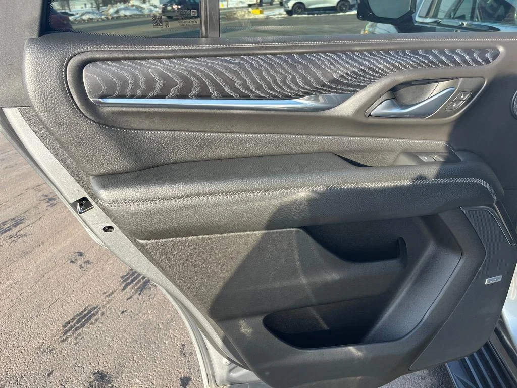 2023 GMC Yukon Denali - Photo 22