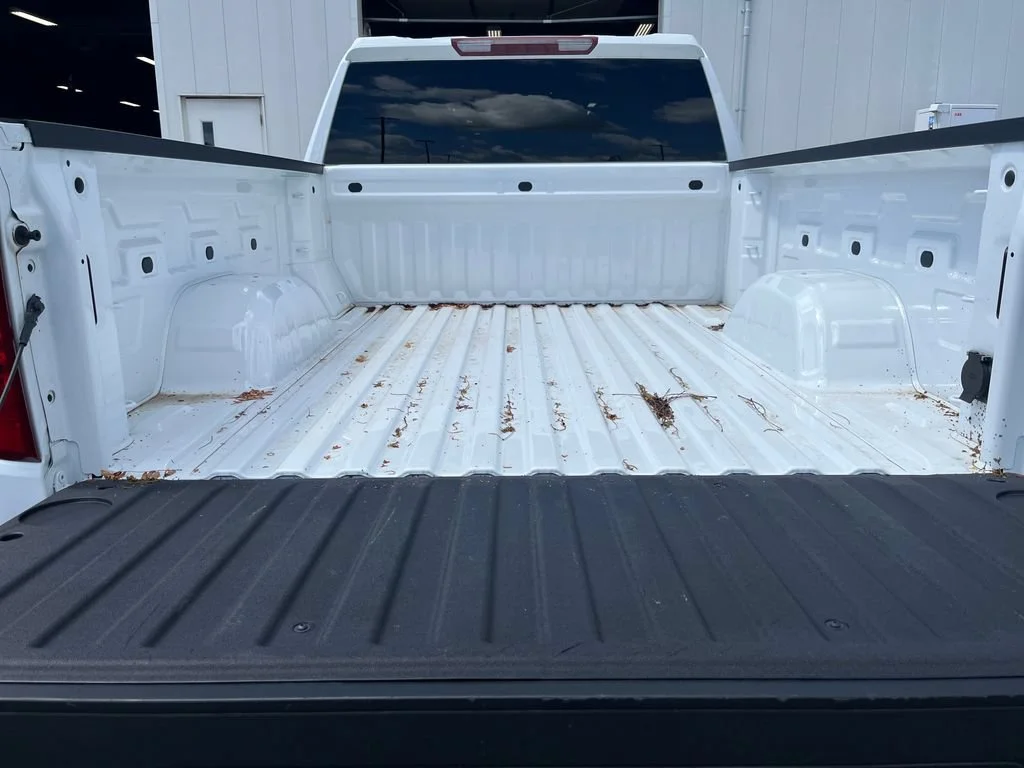 New 2025 Summit White Chevrolet LT (2FL) image 22