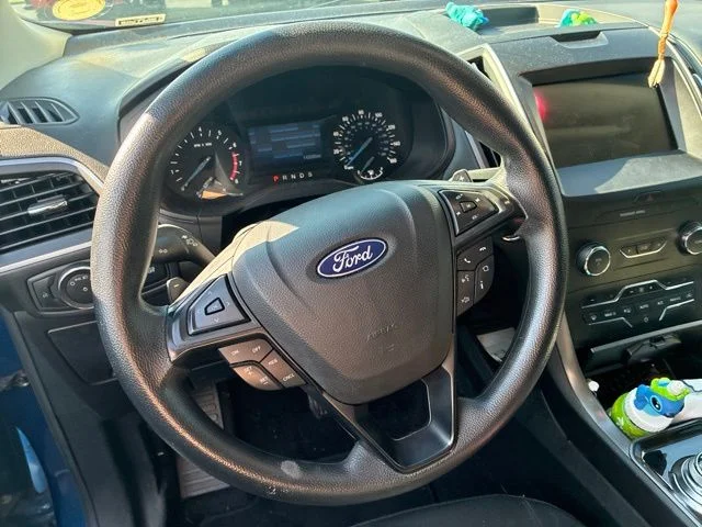 Used 2020 Blue Metallic Ford SE image 5