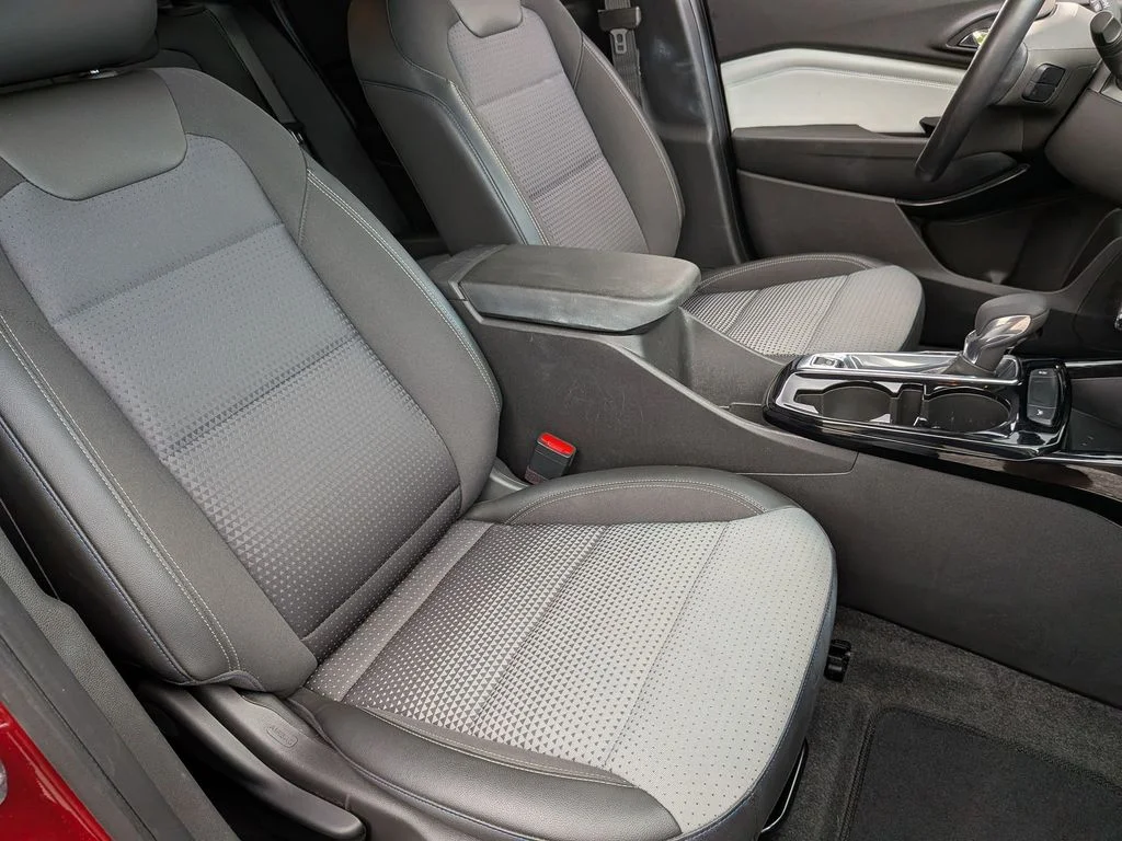 Used 2025 Red Chevrolet LT image 27