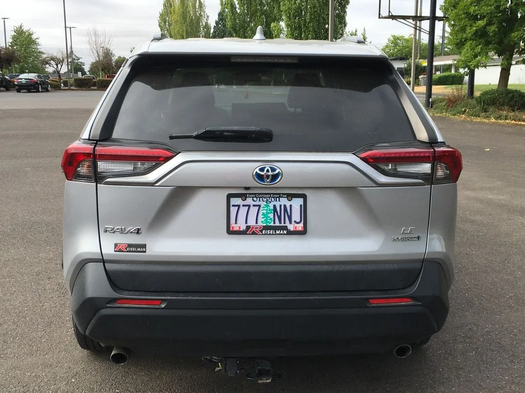 Used 2019 Silver Toyota LE image 5