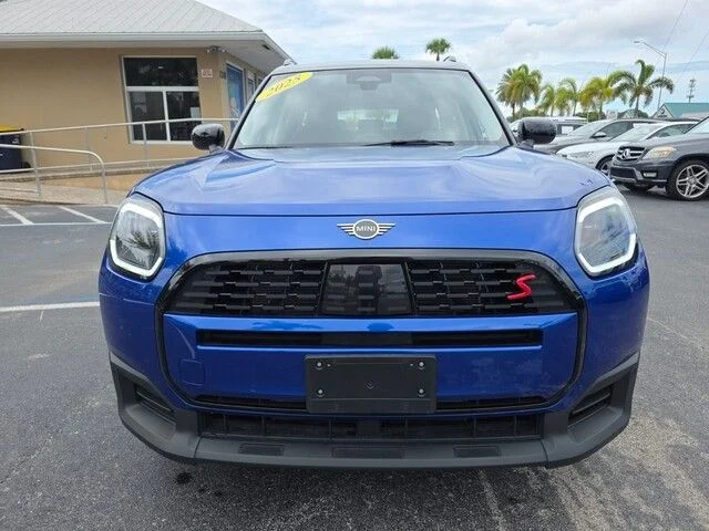Used 2025 Blue MINI Cooper S ALL4 image 9