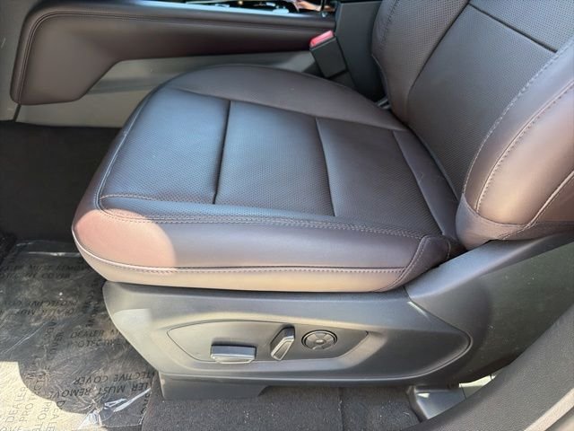 New 2026 Star White Metallic Tri-Coat Ford Platinum™ image 14