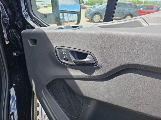 New 2026 Agate Black Metallic Ford Chassis Cab image 23