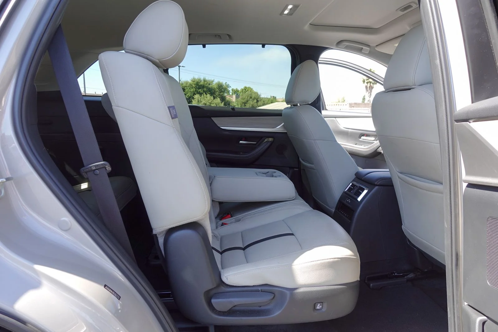 Certified Used 2024 Platinum Quartz Mazda Preferred image 16