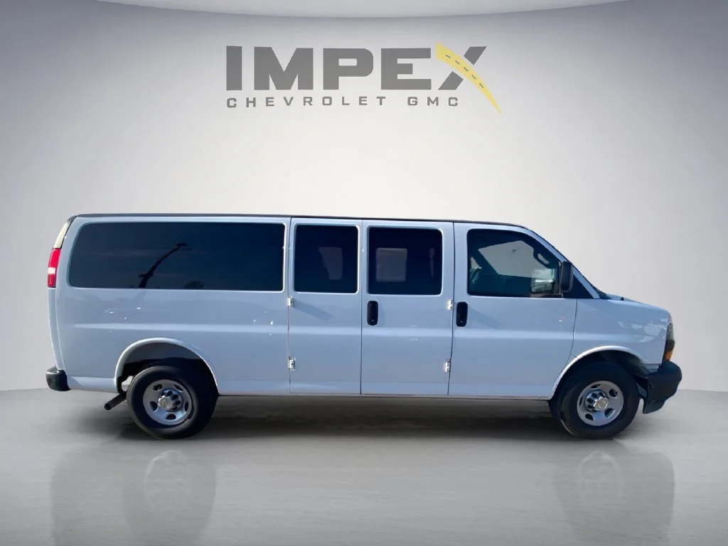 Used 2025 Summit White Chevrolet 1LS image 6