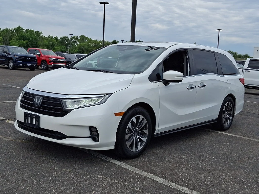 Used 2023 White Honda EX-L image 6