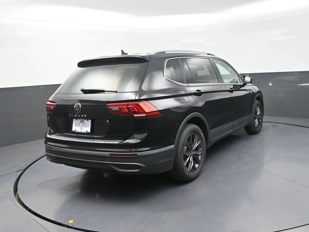 Used 2023 Black Volkswagen 2.0T SE image 10