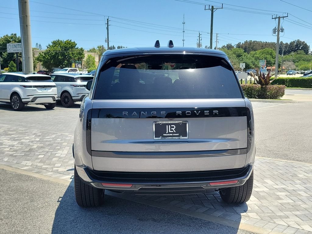 New 2026 Eiger Grey LAND ROVER SE image 4