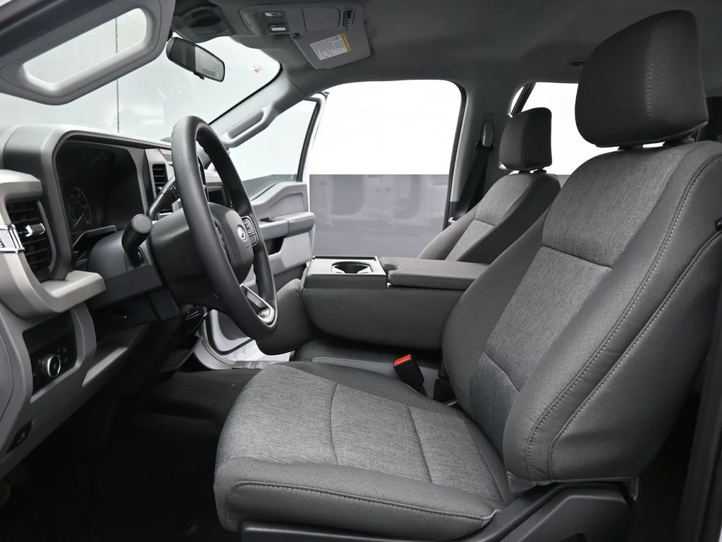 New 2026 Oxford White Ford XL image 9