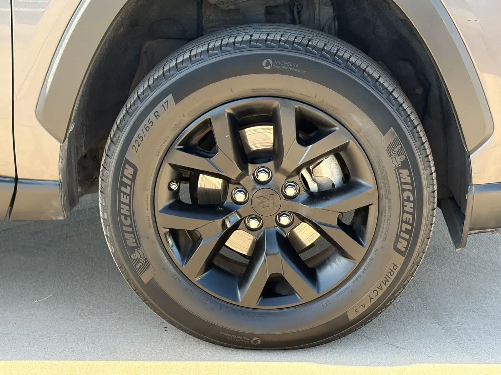 Used 2022 Magnetic Gray Metallic Toyota LE image 9