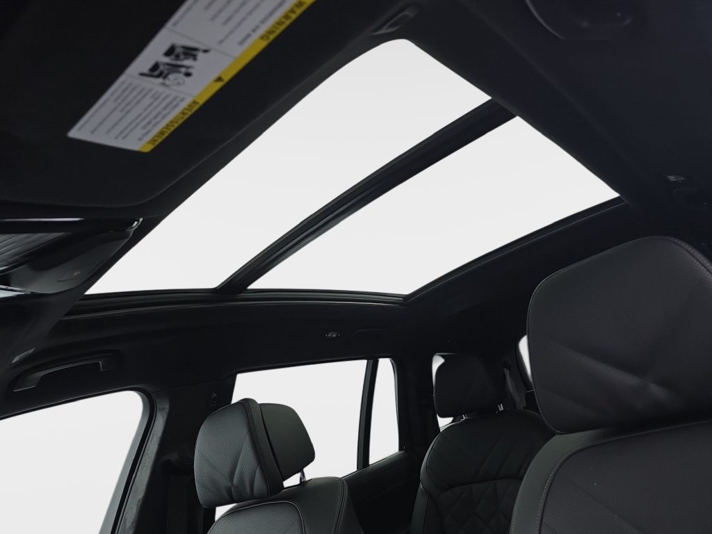 New 2027 Black Sapphire Metallic BMW xDrive40i image 30