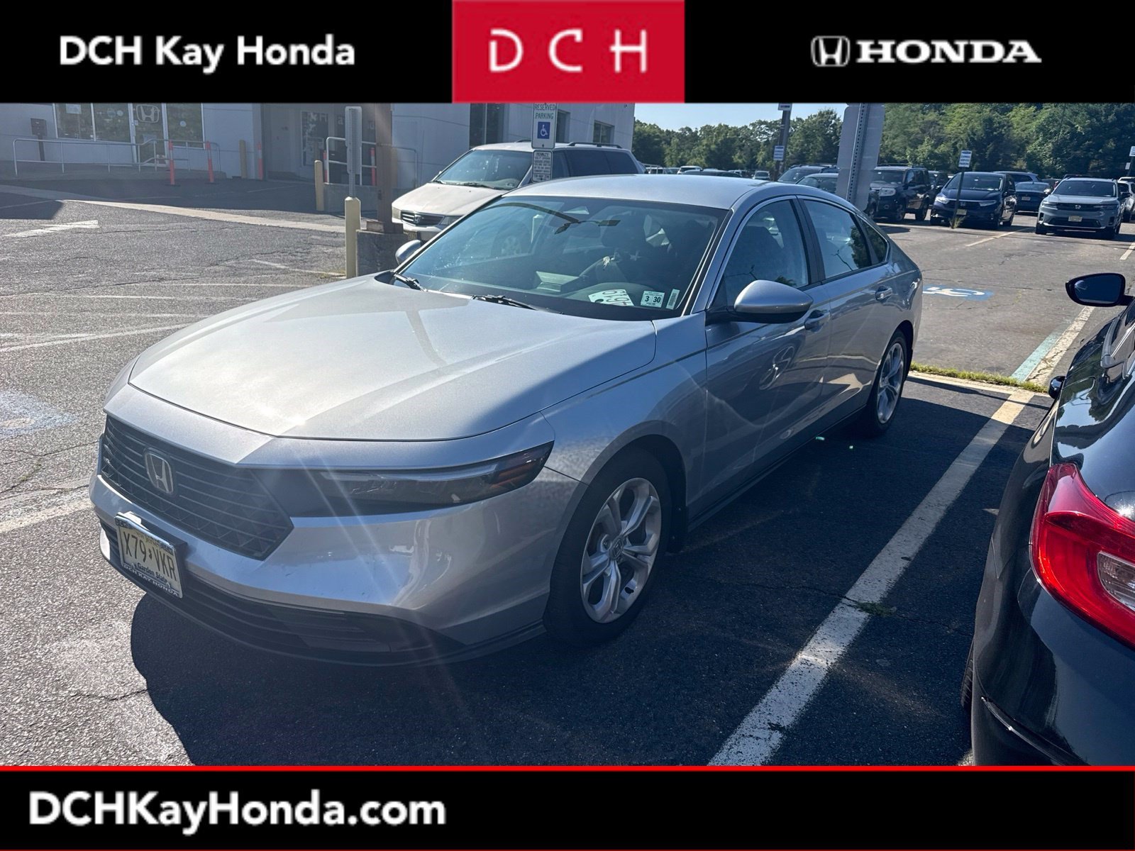 Certified Used 2025 Solar Silver Metallic Honda LX image 30