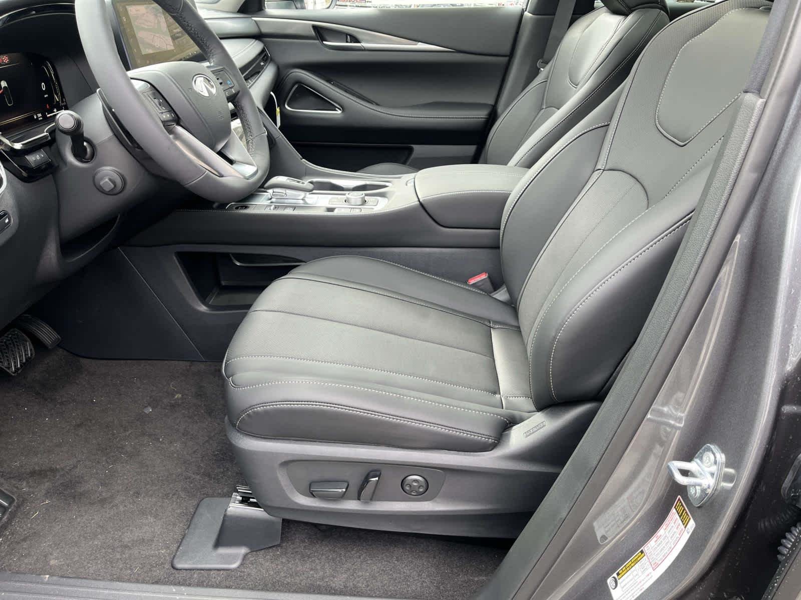 New 2027 Graphite Shadow INFINITI LUXE image 16