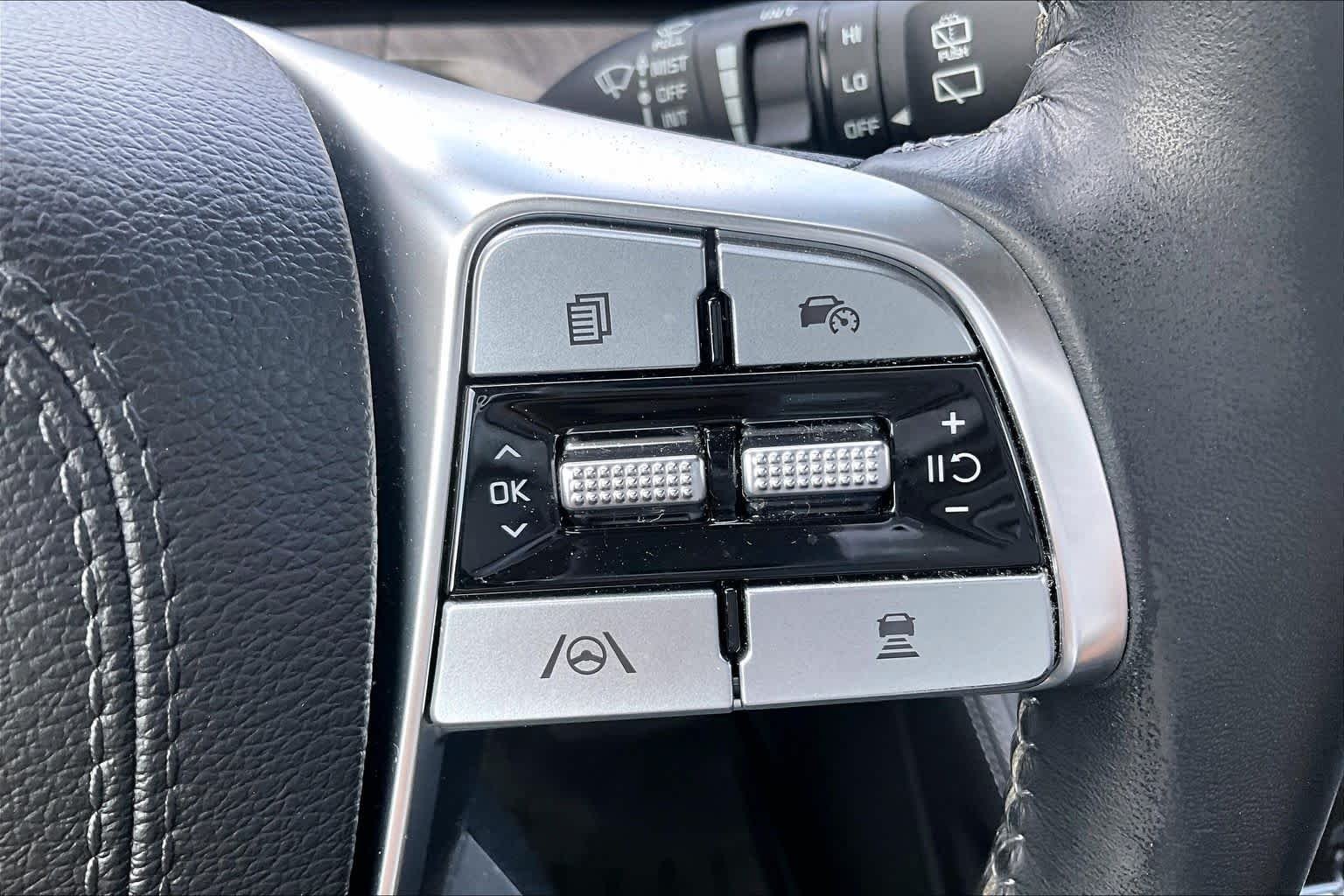 Used 2024 Everlasting Silver Kia SX image 35